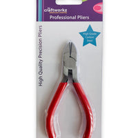 Jewellery pliers cutting by Craftworkz